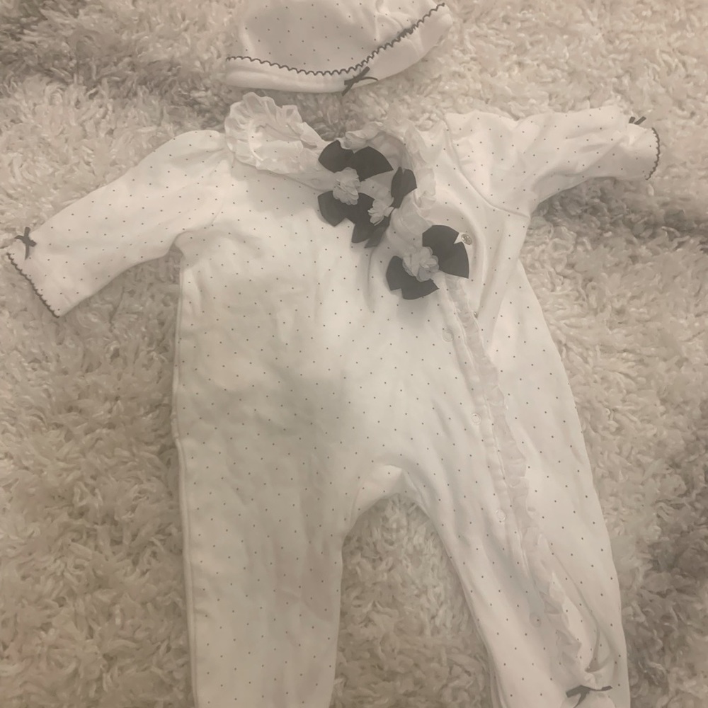 Baby girls sleeper set with hat